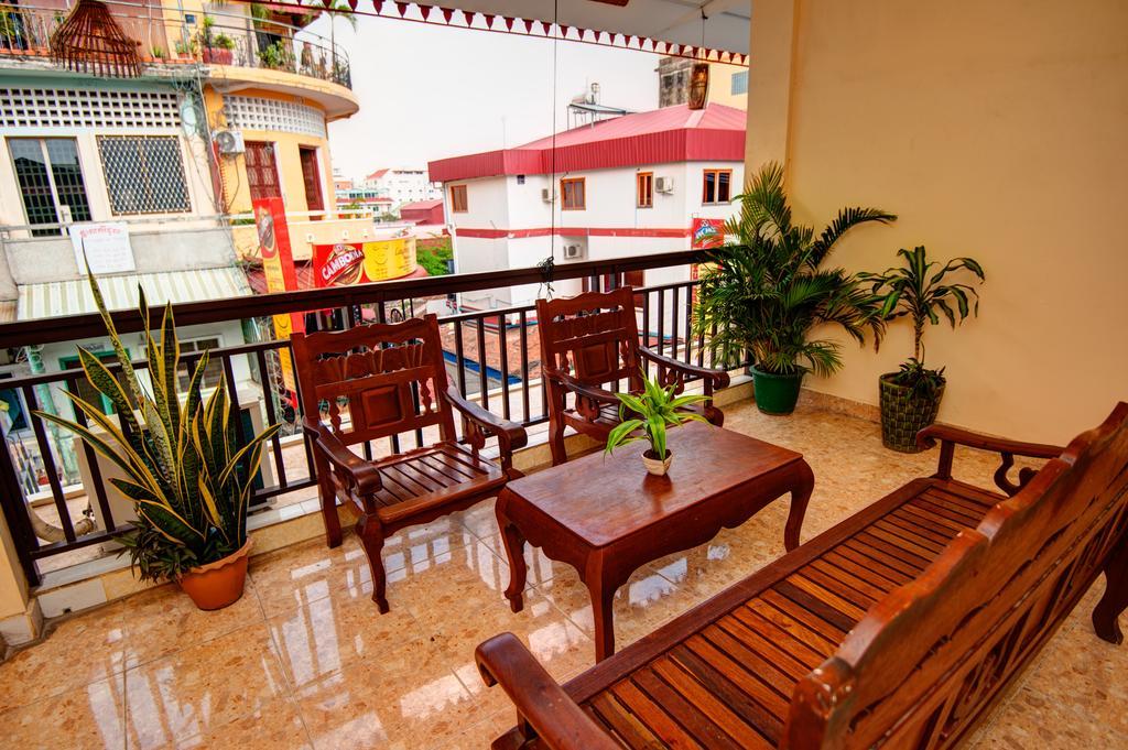 B52 Hostel Phnom Penh Extérieur photo