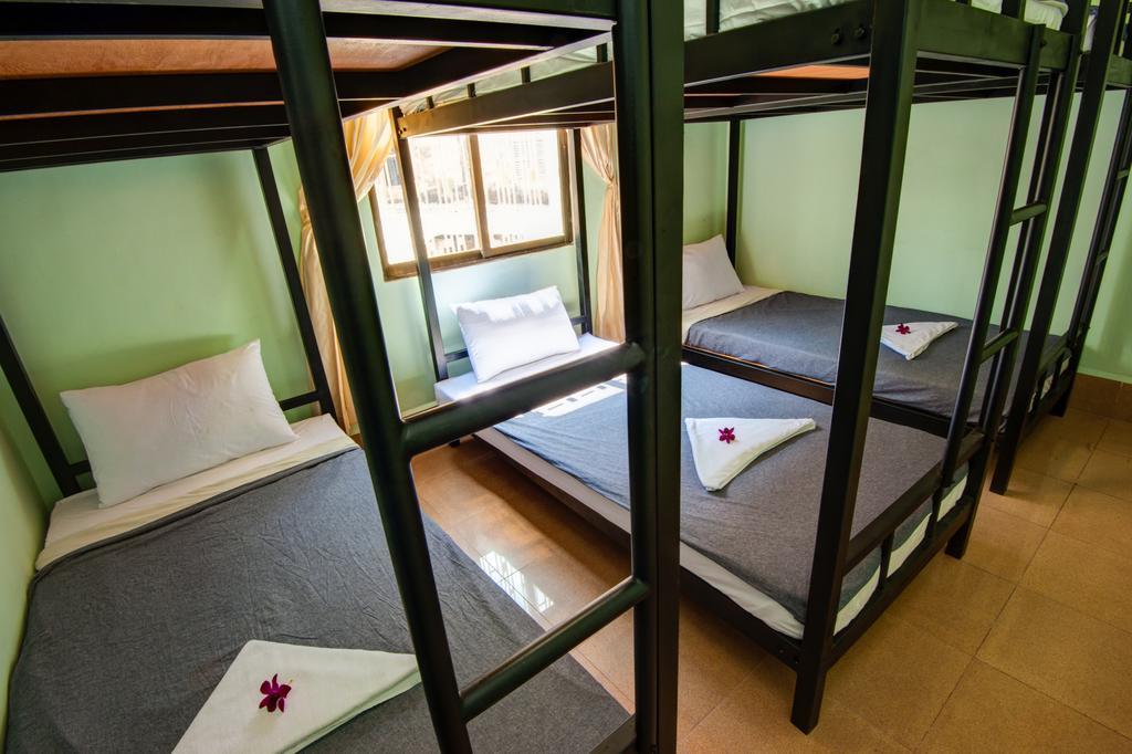 B52 Hostel Phnom Penh Extérieur photo